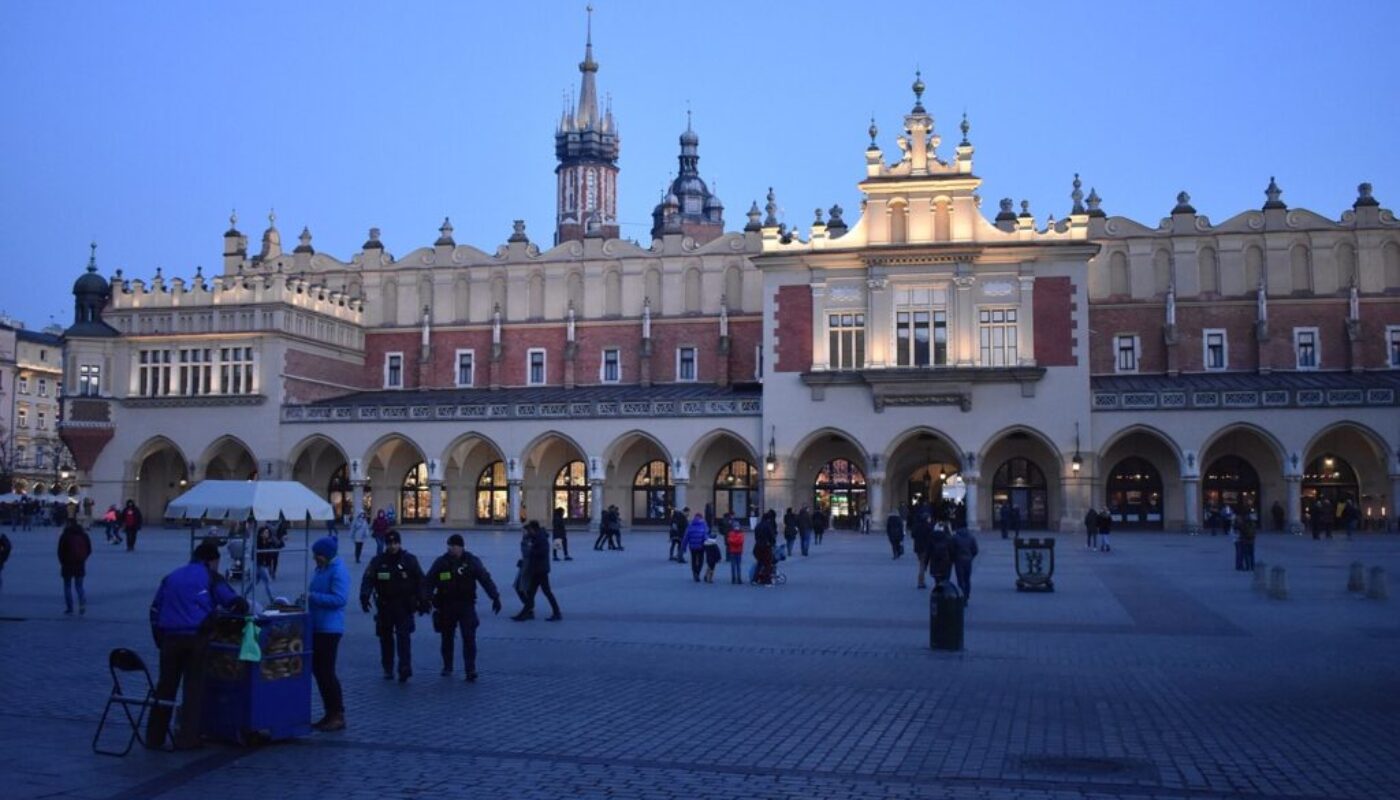 cloth hall krakw poland europe 4872559