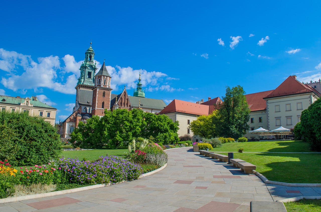 krakow poland europe wawel castle 1669195